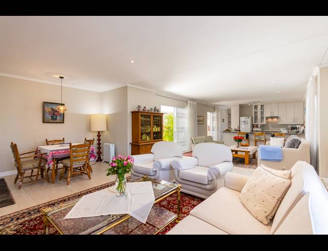 4 BEDROOM FREESTANDING FOR SALE IN SUNNINGDALE